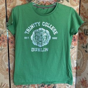 Trinity College Dublin Ireland Women’s T-shirt Size M/L